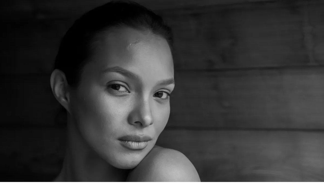 The Hollywood-Approved Massage That Delivers A More Defined Jawline In 30 Minutes